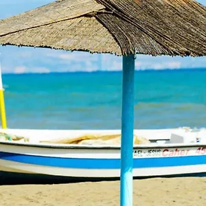 https://calmahouse-carihuela.es-andalucia.com